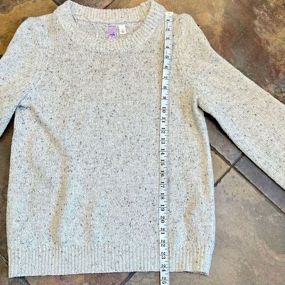 NWT Francesca’s Alya Heather Oat Crew Neck Sweater Button Sleeves Small - Picture 7 of 11
